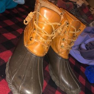 Duck boots